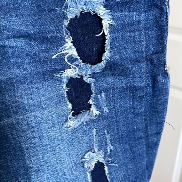 Lee Cooper Emma boyfriend Jean with stretch. Distressed look. - Picture 2 of 8